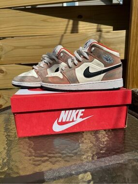 Air Jordan 1 Mid SE GS Orange Suede